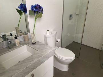 PENTHOUSE EN VENTA EN SAN ISIDRO FRENTE A PARQUE CON TERRAZA