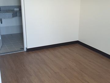 Ready for Occupancy 3 Bedroom Unit with Parking in Lumiere Residences