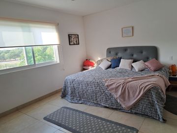 Venta de casa opción a 4 recamaras en Fraccionamiento Cumbres del Lago Juriquilla
