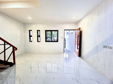 Duplex House and Lot for Sale in Vista Verde Cainta Ready for OccupancyDuplex House and Lot for Sale in Vista Verde Cainta Ready for Occupancy
