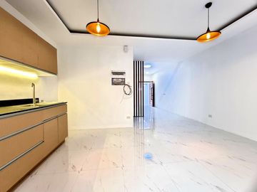 Duplex House and Lot for Sale in Vista Verde Cainta Ready for OccupancyDuplex House and Lot for Sale in Vista Verde Cainta Ready for Occupancy