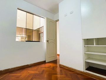 Departamento En Venta Us$ 167,000 San Borja Mas Us$ 18,000 De Estacionamiento Lineal Doble