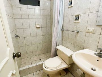 Departamento En Venta Us$ 167,000 San Borja Mas Us$ 18,000 De Estacionamiento Lineal Doble