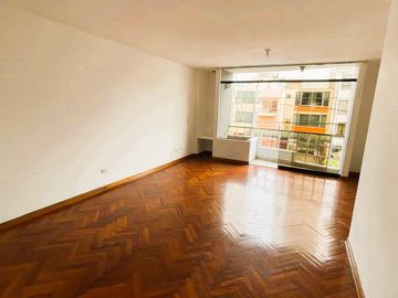 Departamento En Venta Us$ 167,000 San Borja Mas Us$ 18,000 De Estacionamiento Lineal Doble