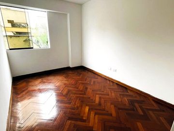 Departamento En Venta Us$ 167,000 San Borja Mas Us$ 18,000 De Estacionamiento Lineal Doble