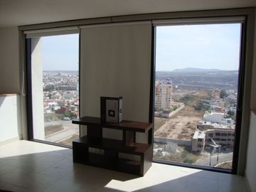 PENTHOUSE VISTA  ESPECTACULAR A LA CIUDAD Y LOS ARCOS DE 2 PLANTAS  EN LOMA DORADA