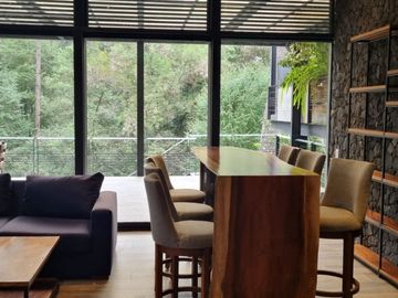 CASA MODERNA EN VENTA, CON VISTA AL BOSQUE