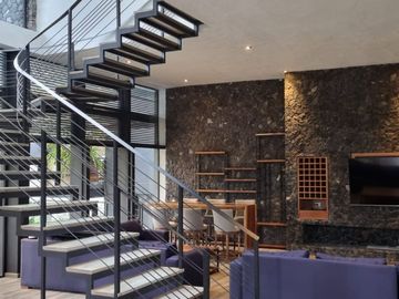 CASA MODERNA EN VENTA, CON VISTA AL BOSQUE