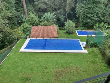 CASA MODERNA EN VENTA, CON VISTA AL BOSQUE