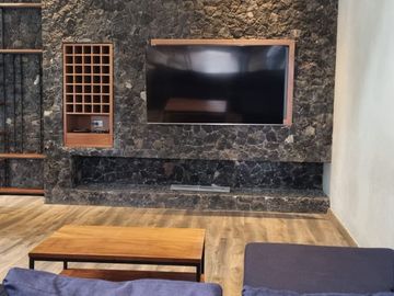 CASA MODERNA EN VENTA, CON VISTA AL BOSQUE