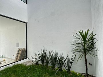 venta casa 4 RECAMARAS  Nueva al Norte de AGS zona Calicantos en coto bosque Real recamara en planta baja sala doble altura y 3 recamaras