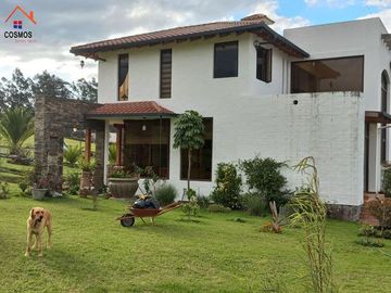 Casa de venta en Otavalo sector Quichinche