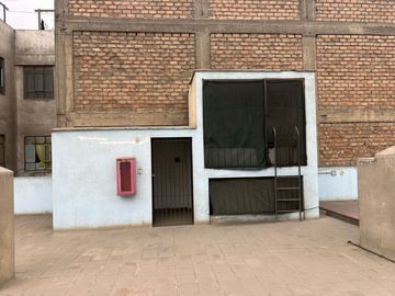 VENTA DE LOCAL COMERCIAL EN LA VICTORIA