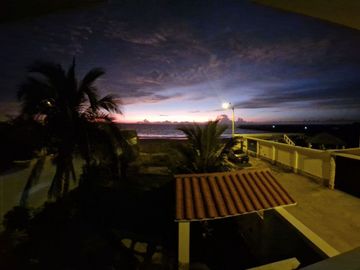 casa frente al mar de venta en Crucita
