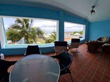 casa frente al mar de venta en Crucita