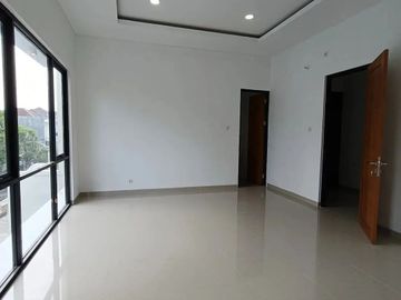 LANGKA! Dijual Rumah Manyar Rejo Mewah 2 Lantai Gress Baru Dekat Raya MERR Klampis Kertajaya SHM