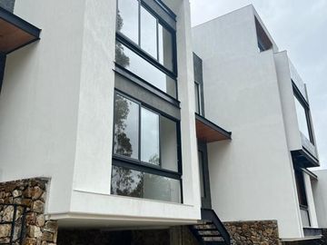 Exclusiva villa en venta por estrenar, sector Rio Amarillo $149.000dlrs.
