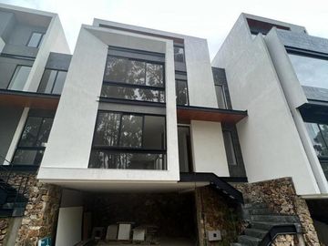 Exclusiva villa en venta por estrenar, sector Rio Amarillo $149.000dlrs.