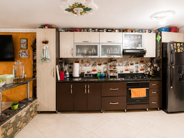 Casa en Venta en Piedecuesta
Área del lote: 54 m²
Área construida: 162 m²
Estrato 4

Características