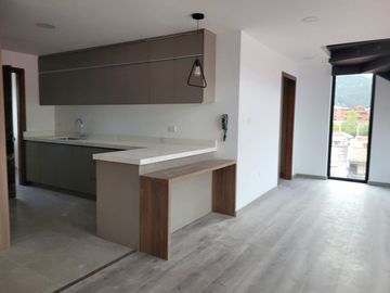 Dúplex de venta por el Colegio Bilingue, cerca del Río Yanuncay