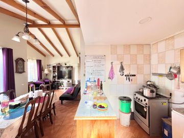 Se vende casa de 3 piezas 1 baño en sitio de 450m2, sector La Obra, Curicó
