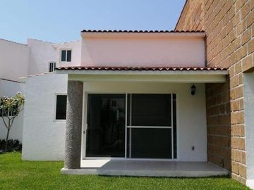 VENTA DE CASA LOFT EN CONDOMINIO DE 18 CASAS CON ALBERCA EN YECAPIXTLA, MORELOS