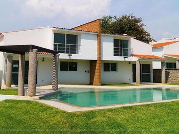VENTA DE CASA LOFT EN CONDOMINIO DE 18 CASAS CON ALBERCA EN YECAPIXTLA, MORELOS