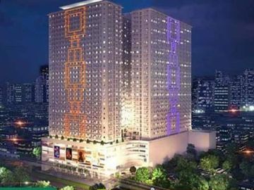 condominium in the fort the seasons residence haru tower