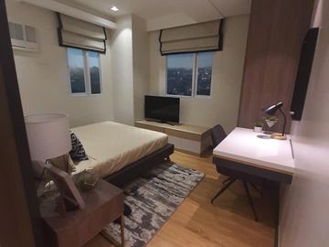 condominium in the fort the seasons residence haru tower