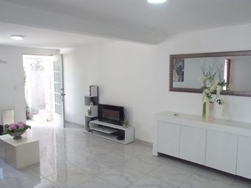 Casa minimalista en venta en Mayorazgos del Bosque, Atizapán de Zaragoza, Estado de México