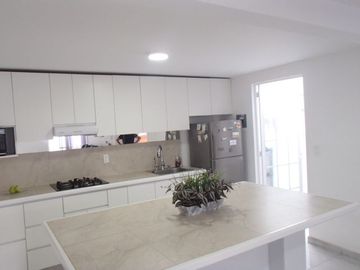 Casa minimalista en venta en Mayorazgos del Bosque, Atizapán de Zaragoza, Estado de México