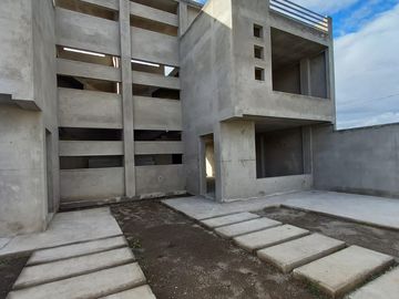 CASA EN OBRA GRIS ECU 911