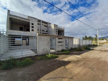 CASA EN OBRA GRIS ECU 911