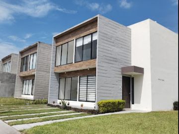 ¡¡Vive en hermosa y amplia casa en remate en Av. las Garzas, Fraccionamiento Geo villas los Pinos, Veracruz!!
