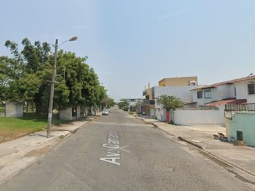 ¡¡Vive en hermosa y amplia casa en remate en Av. las Garzas, Fraccionamiento Geo villas los Pinos, Veracruz!!