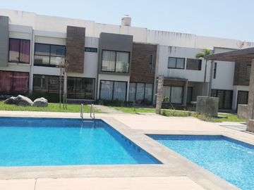 ¡¡Vive en hermosa y amplia casa en remate en Av. las Garzas, Fraccionamiento Geo villas los Pinos, Veracruz!!