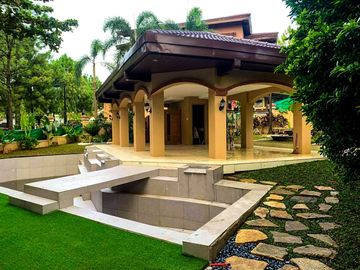 LUXURIOUS 2-STOREY, 6-BEDROOM HOUSE WITH POOL & GARDEN FOR SALE IN PORTOFINO HEIGHTS