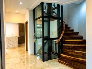 LUXURIOUS 2-STOREY, 6-BEDROOM HOUSE WITH POOL & GARDEN FOR SALE IN PORTOFINO HEIGHTS