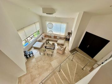Casa en venta en villa campestre de 4 cuartos con baño.