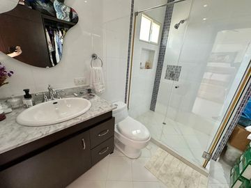 Casa en venta en villa campestre de 4 cuartos con baño.
