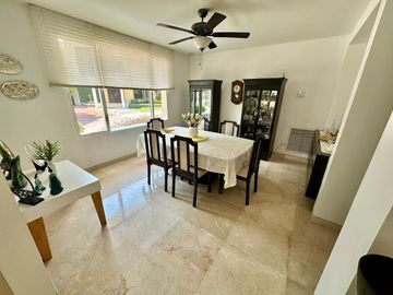 Casa en venta en villa campestre de 4 cuartos con baño.
