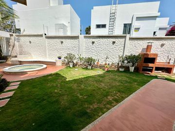 Casa en venta en villa campestre de 4 cuartos con baño.