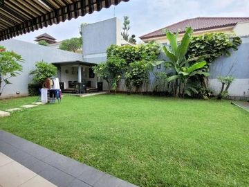 Rumah siap huni di komplek Tanjung Barat Jakarta Selatan