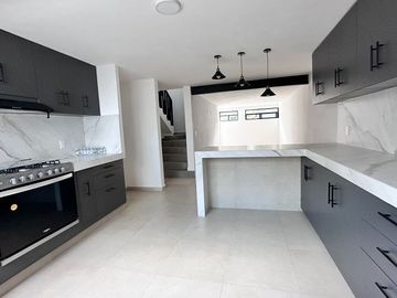 Casa en VENTA norte Cuernavaca dentro fraccionamiento