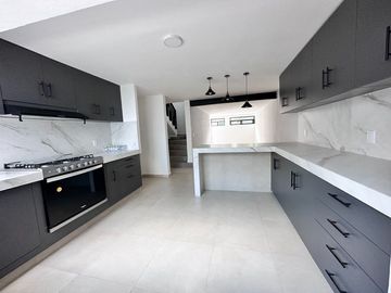 Casa en VENTA norte Cuernavaca dentro fraccionamiento