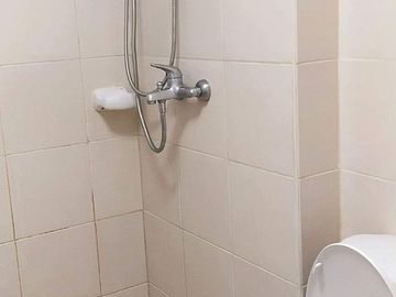 TWO BEDROOM with Parking For Sale at ONE PACIFIC PLACE, Salcedo VIllage, Makati