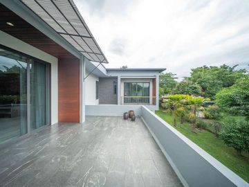 Modern 2-Storey Single House, 3 Bedrooms, With Swimming Pool