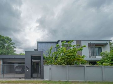 Modern 2-Storey Single House, 3 Bedrooms, With Swimming Pool