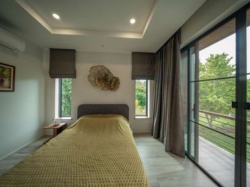 Modern 2-Storey Single House, 3 Bedrooms, With Swimming Pool