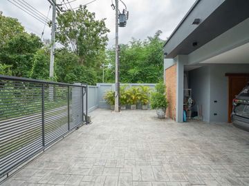 Modern 2-Storey Single House, 3 Bedrooms, With Swimming Pool